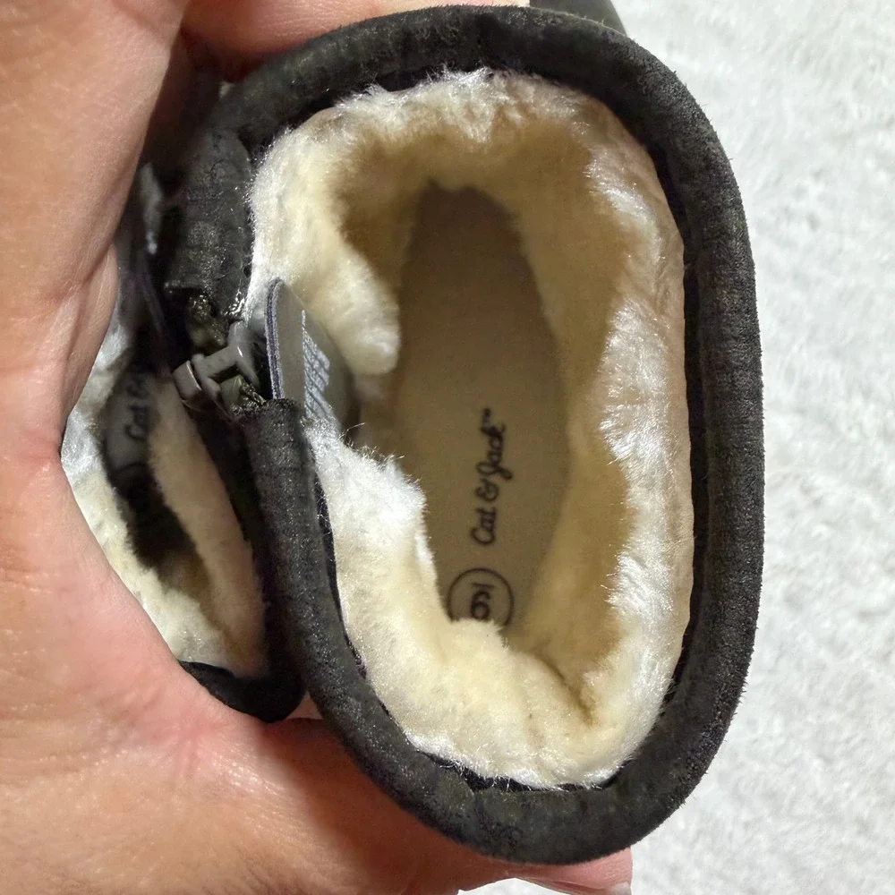 Cat &‎ Jack Dino Boots Kids Size 9 Olive Green Dinosaur Faux Fur Lined Zip Up